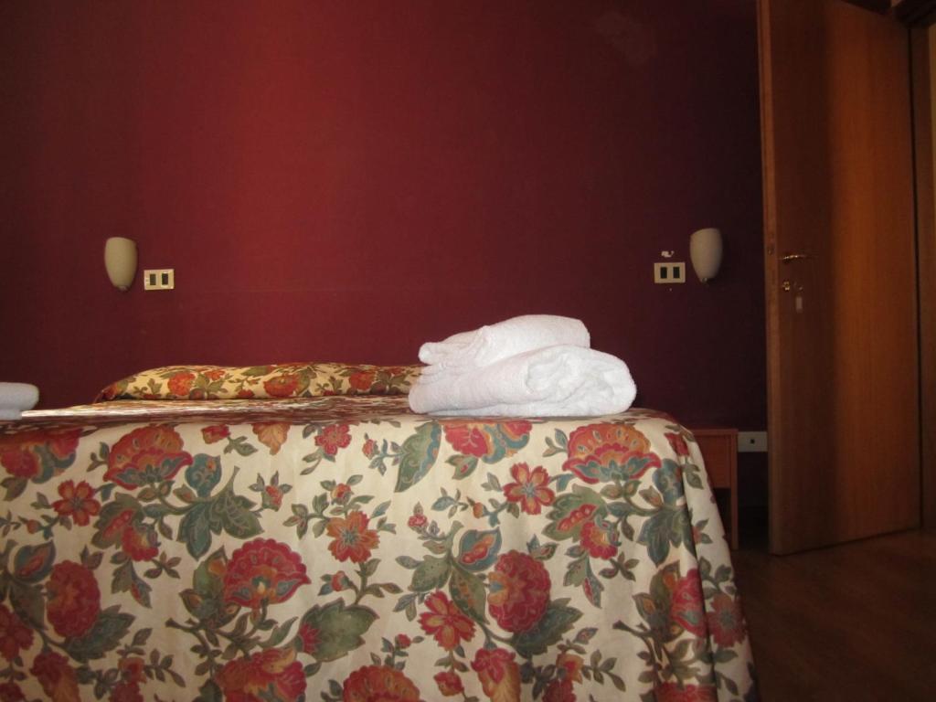 Hotel Genzianella Florenz Zimmer foto